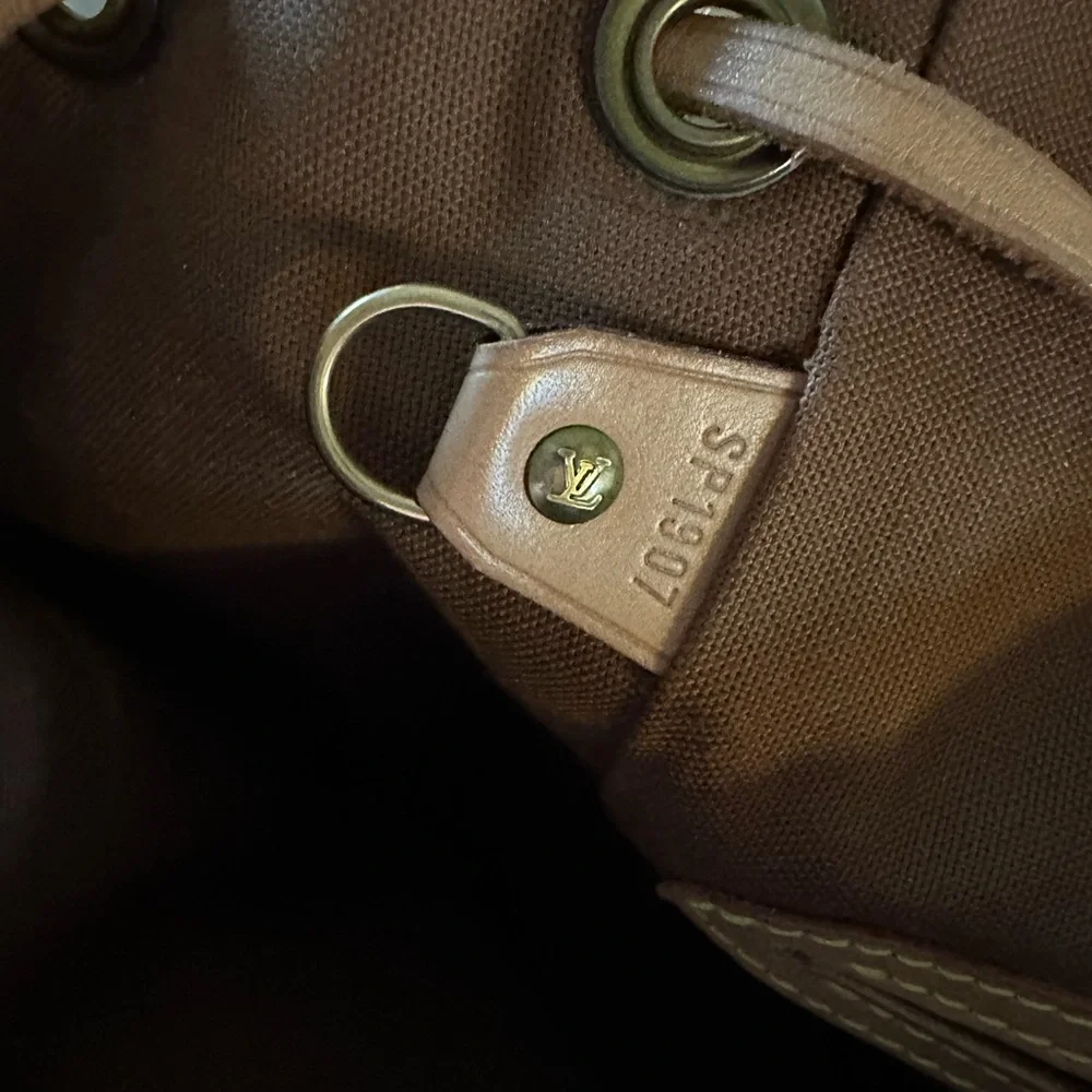 Backpack - Picture 7 of 8